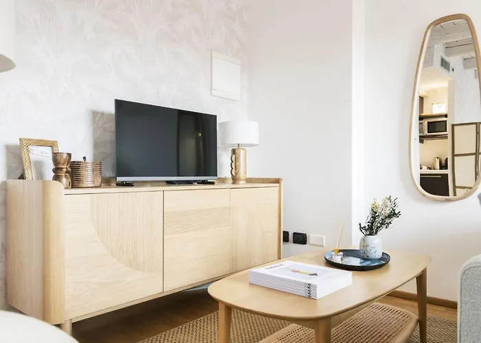 Easylife - - Garofalo 5 - Citta Studi * Milano